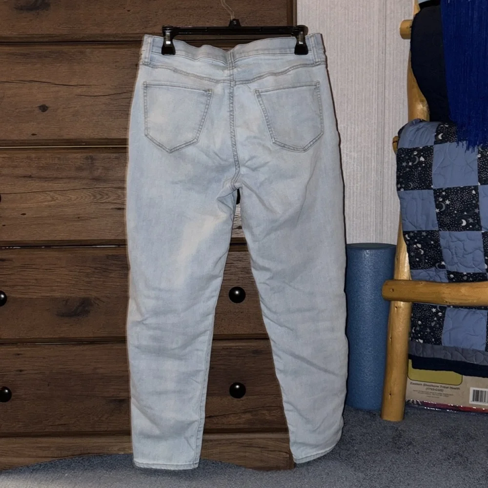 High Rise Mom Ripped Jeans - Picture 2 of 4